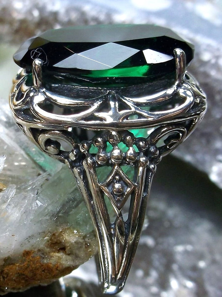 Emerald Green Ring, Retro Swirl Ring, Sterling Silver Filigree, Vintage Jewelry, Antique Reproduction Jewelry, Silver Embrace Jewelry, D119