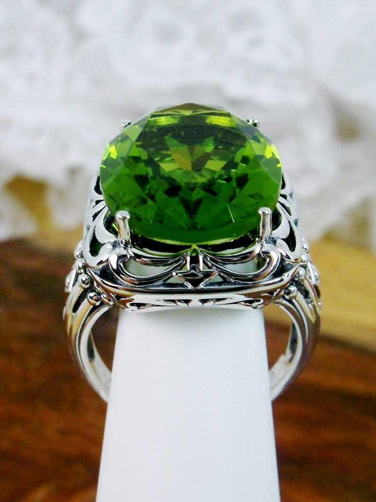 Green Peridot Ring, Retro Swirl Ring, Sterling Silver Filigree, Vintage Jewelry, Antique Reproduction Jewelry, Silver Embrace Jewelry, D119