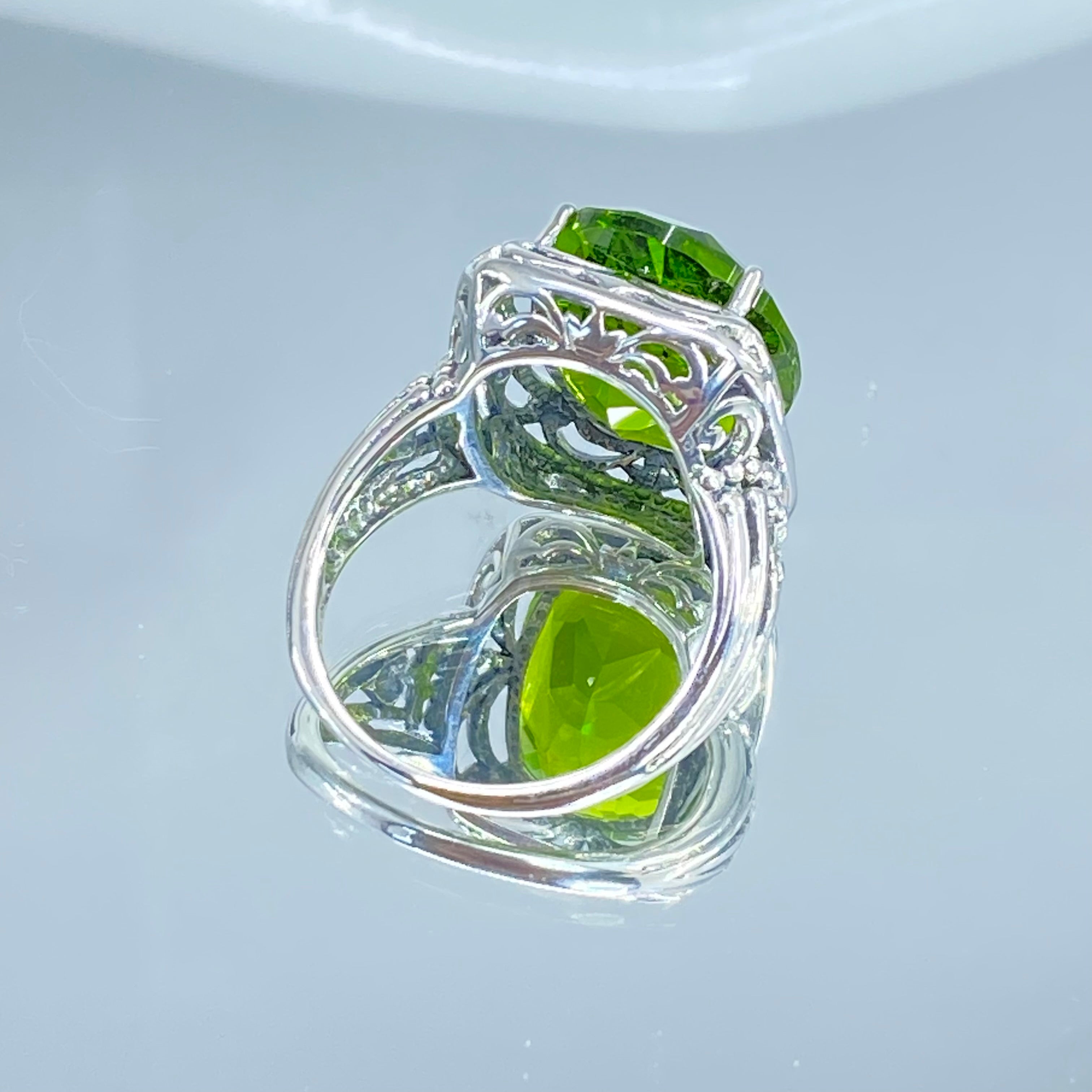 Peridot Ring, Retro Swirl Classic Style Jewelry | Silver