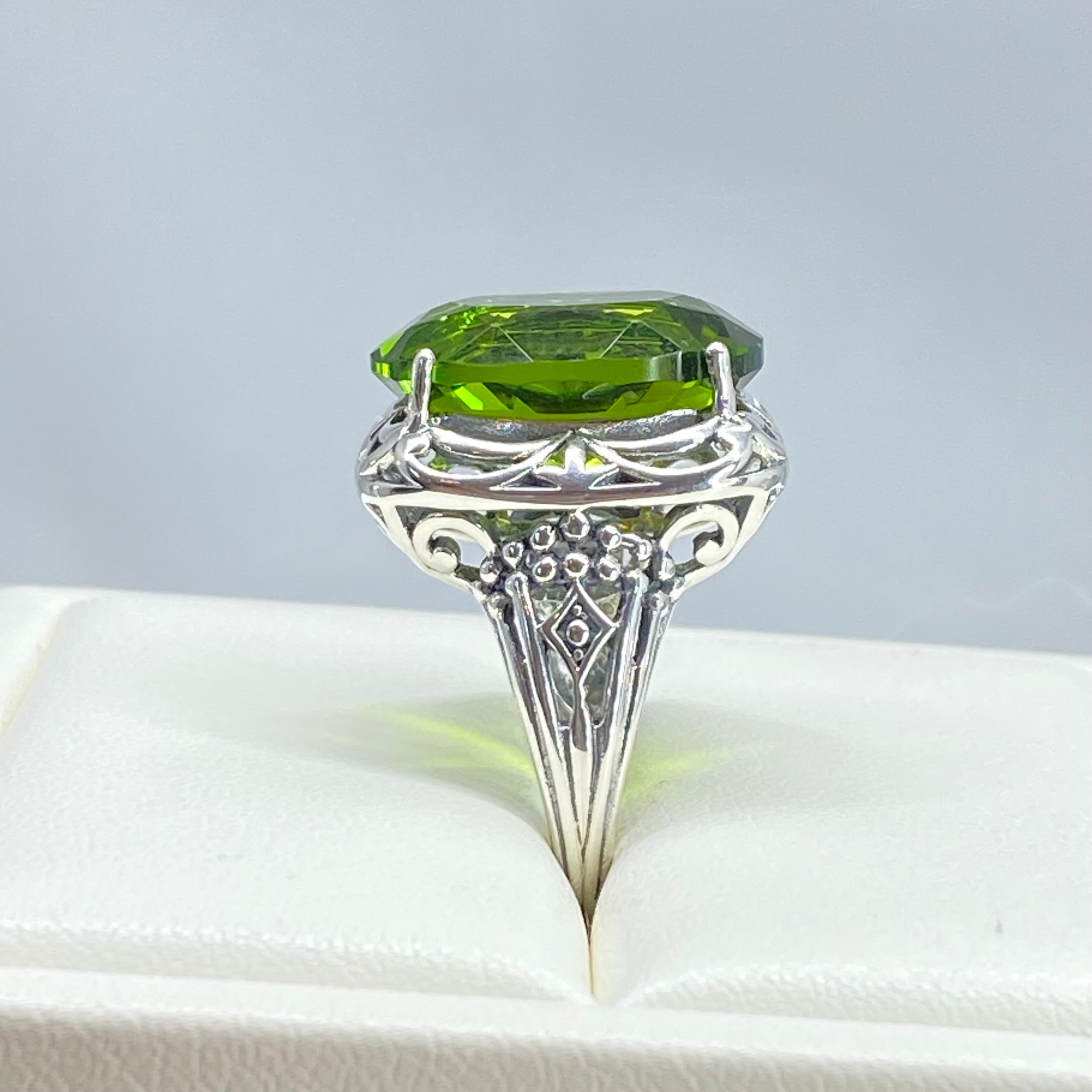 VINTAGE TIFFANY & CO. Green Agate Ring Sterling Silver