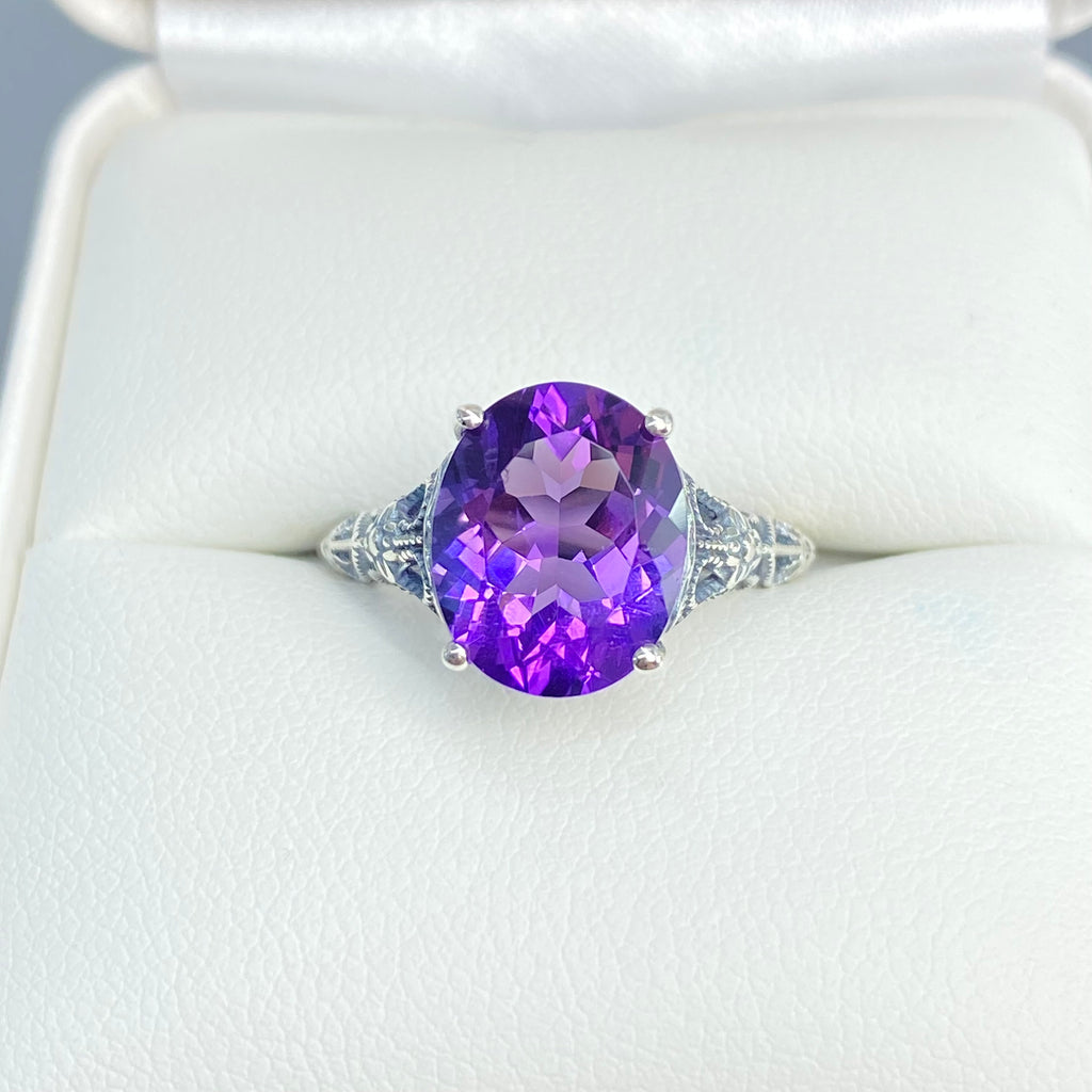 Natural Purple Amethyst Ring, Medieval Floral Sterling silver Filigree, Oval Gem, Vintage Sterling silver jewelry, D173 Silver Embrace Jewelry