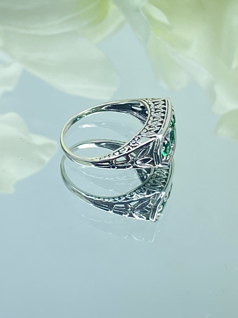 Green Emerald Ring, Sterling Silver Filigree, 3 stone, Lily design, Vintage Jewelry, Silver Embrace Jewelry, D197, Lily Ring