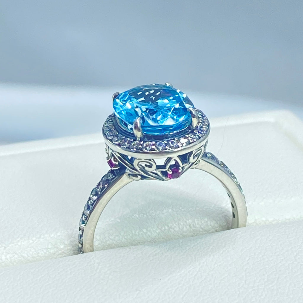 Natural Blue Topaz Ring with white CZ gems surrounding the central blue gemstone, Sky Blue Natural Topaz Ring, Sterling Silver Filigree, Halo Design, Silver Embrace Jewelry, Art Deco Jewelry, D228