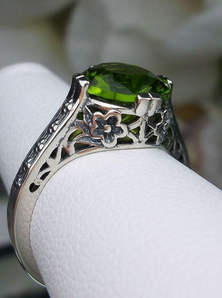 Green Peridot Ring, Flower Ring, Round Full Cut Gem, Sterling Silver Filigree, Vintage Jewelry, Silver Embrace Jewelry, D27