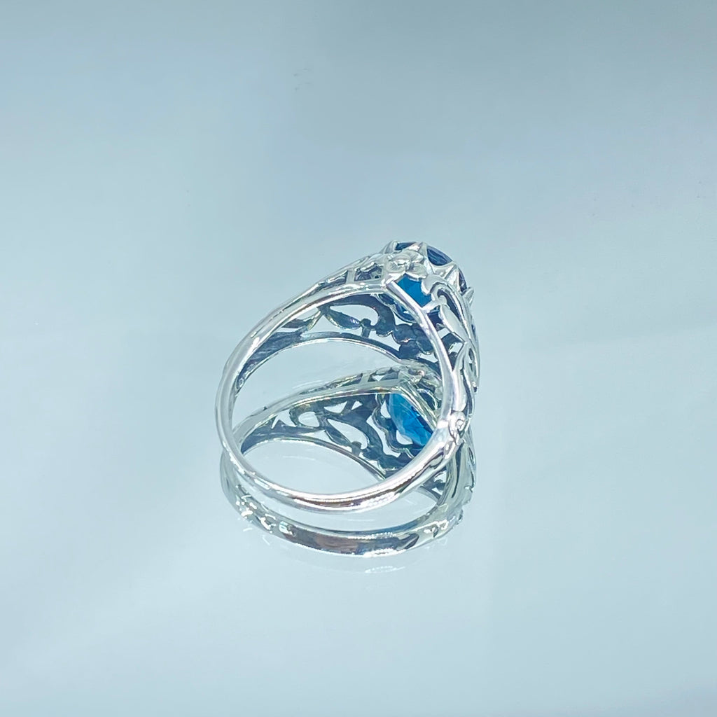 Natural London Blue Topaz Ring, Daisy style, Sterling Silver Filigree, Vintage Antique Jewelry, Silver Embrace Jewelry, D66