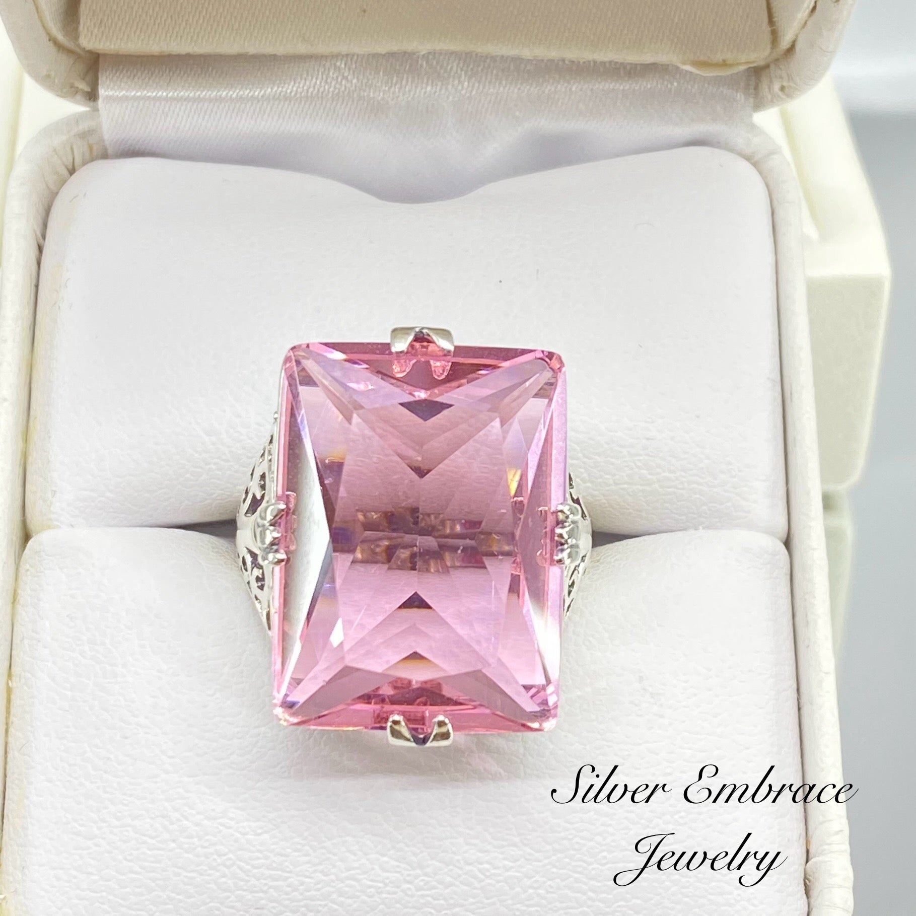 オパール　置物 October Jewelry – Silver Embrace