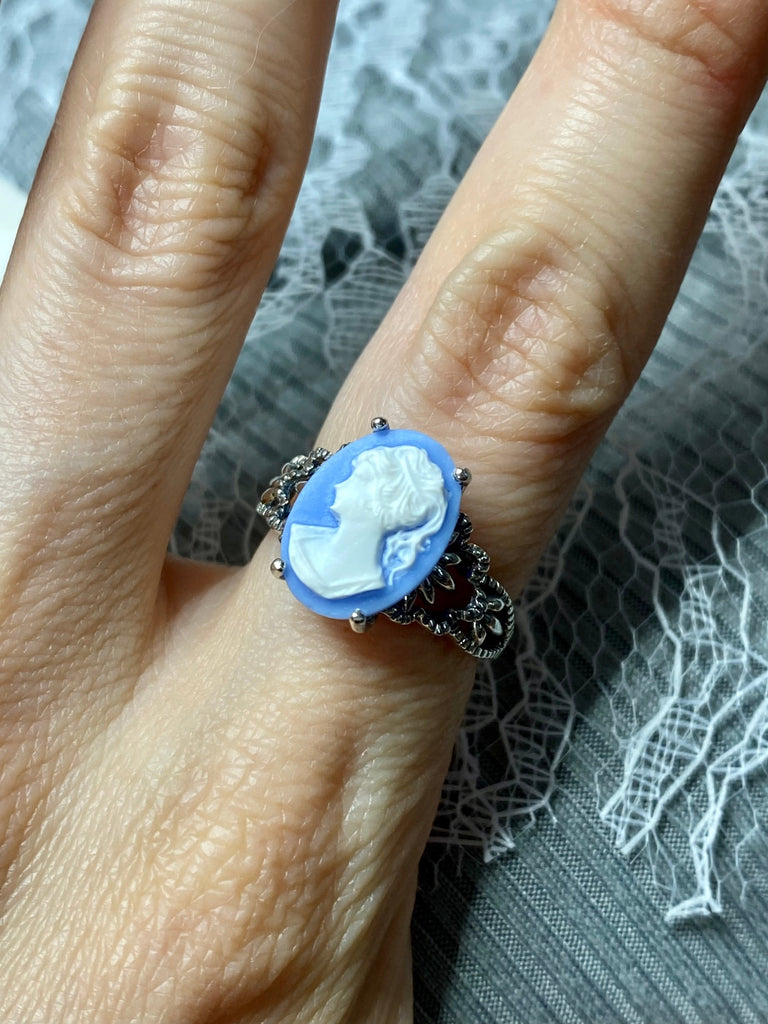Blue Lady Cameo Ring, Vintage Jewelry, Silver Embrace Jewelry, Ace Oval design D92