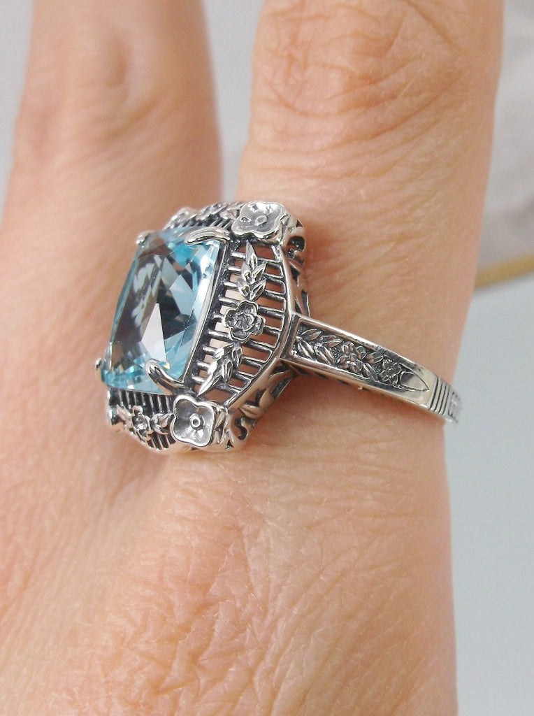 Sky blue Aquamarine Ring, Picture Frame Filigree, Vintage Jewelry, Sterling Silver, Silver Embrace Jewelry D227