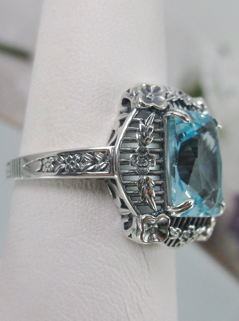 Sky blue Aquamarine Ring, Picture Frame Filigree, Vintage Jewelry, Sterling Silver, Silver Embrace Jewelry D227