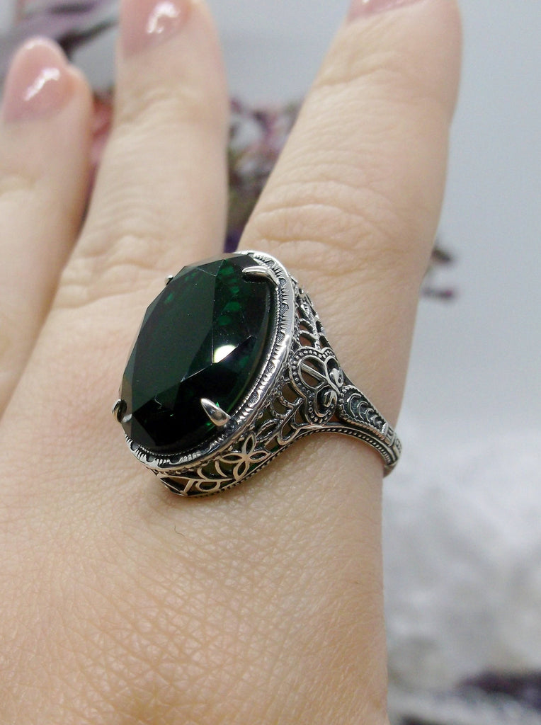 Green Emerald Ring, Art Deco Vintage Style, Vintage Jewelry, Sterling Silver Jewelry, Oval gemstone, Silver Embrace Jewelry, Persian Design D230