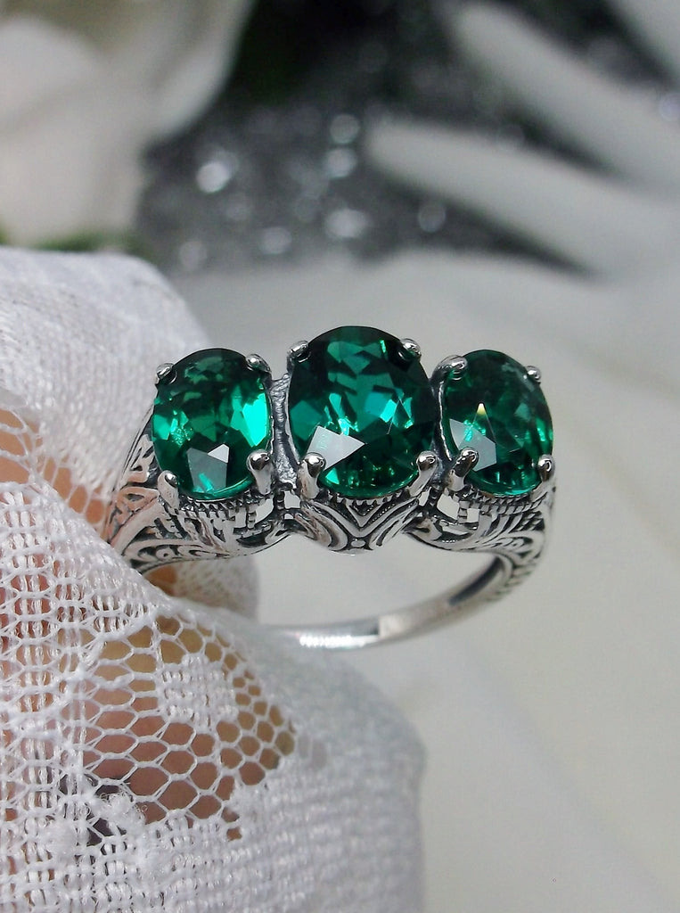 Natural Green Emerald Trinity 3 stone Ring, Sterling silver filigree, antique jewelry, silver embrace Jewelry, D41