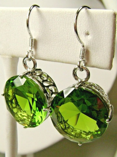 Green Peridot Round Gem Earrings, Vintage Sterling Silver Filigree, vintage Jewelry, Silver Embrace Jewelry E33