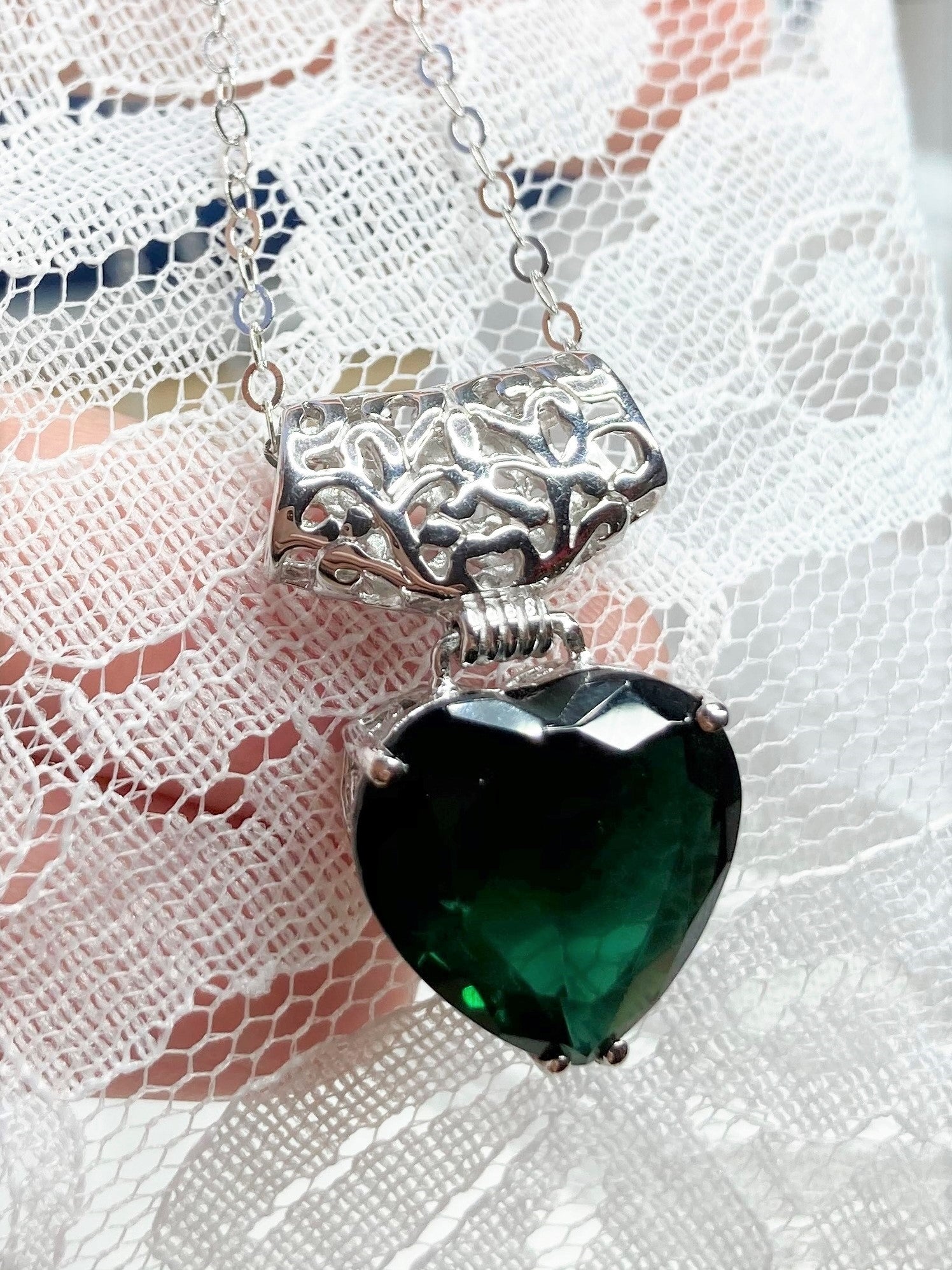 GREEN HEART NECKLACE | Rebekajewelry