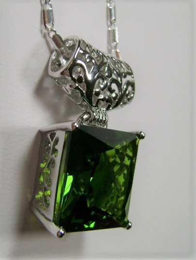 Green Peridot Pendant Necklace, Square Cut Orange Gem, Sterling Silver Filigree, Art Deco Jewelry, Vintage Jewelry, Silver Embrace Jewelry, P45