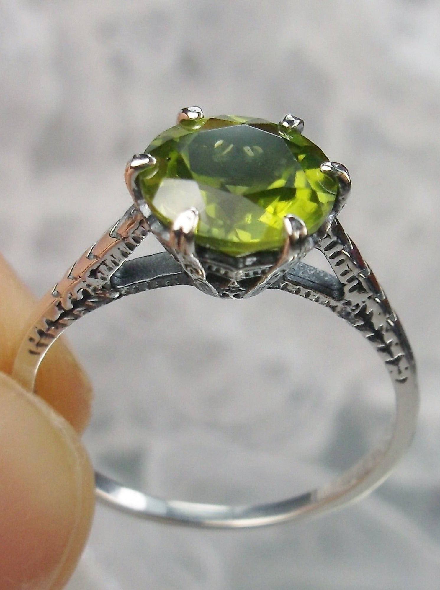 Saline Siler Green and Silver Peridot Gemstones Ring, Size: 8.25mm at Rs  3100/piece in Jaipur